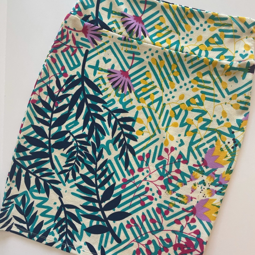 LuLaRoe Cassie pencil skirt